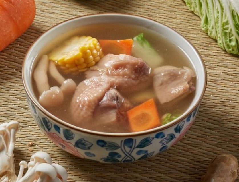 U-Need Chicken 雲嶺鮮雞 | 台灣土雞專賣 家庭號-蔬果土雞腿湯2.2kg