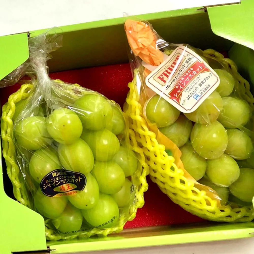 RealShop 真食材本舖 日本麝香葡萄+岡山晴王麝香葡萄 約1.1kgx1盒(共2房入葡萄禮盒)