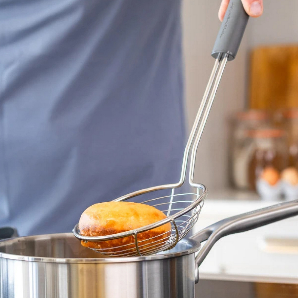 KitchenAid 美國 不鏽鋼濾杓(岩灰36.5cm) / 線漏勺 撈杓 濾網 濾網勺 濾網杓 油炸網 可機洗 洗碗機可洗