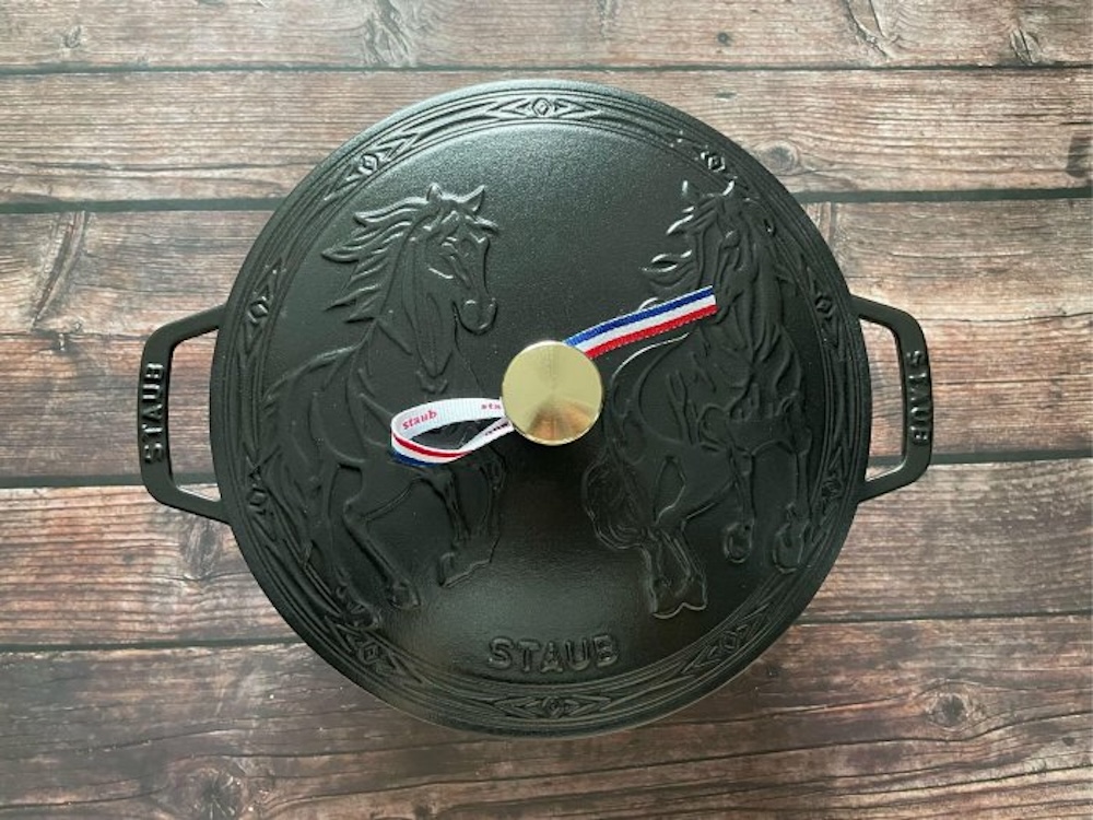 Staub Staub 馬年限定鍋 鑄鐵鍋 馬鍋 圓鍋 雙駿系列 26cm