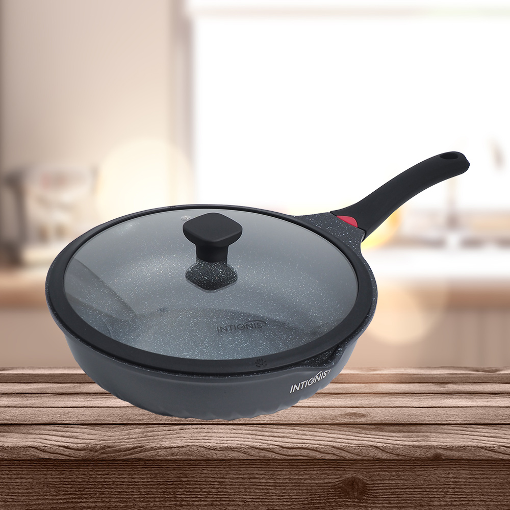 一品川流 【INTIGNIS】英國製 大理石鑄造深型不沾平底鍋-32cm (附玻璃蓋)