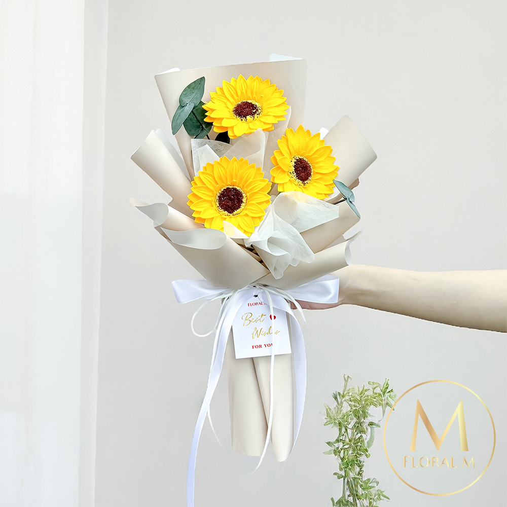 FLORAL M 花藝 盛夏最好祝福向日葵香水花中型 向日葵花束 香水花束 小花束 畢業花束 祝福花束 向日葵香氛花 高顏值花束 女生禮物 畢業禮物 生日花束 小型花束 送禮推薦 花藝設計