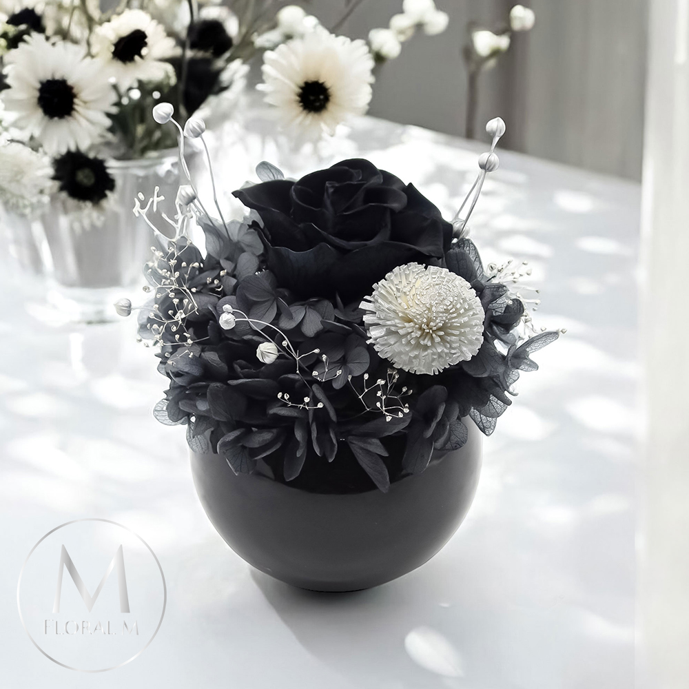 FLORAL M 花藝 慕尼黑森林永生花禮 永生花 不凋花 乾燥花禮 香氛擴香花 居家擺設 生日禮物 情人節禮物 送禮推薦 高質感花禮