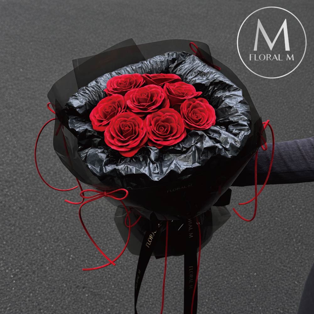 FLORAL M 花藝 永遠愛妳小型香水玫瑰花束(8朵)