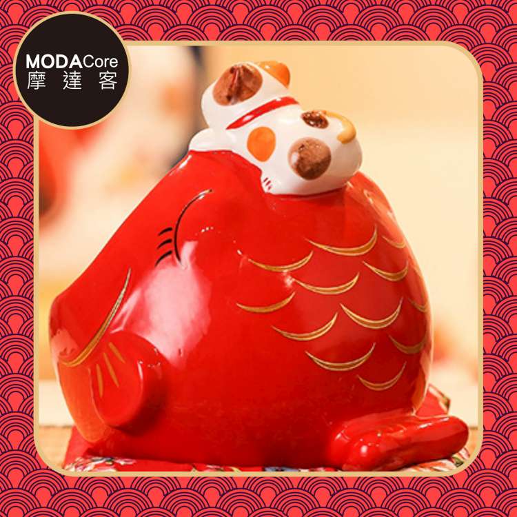 MODACore 摩達客◉開運招財◉大嘴金魚招財貓陶瓷糖果罐(含坐墊)_擺飾桌