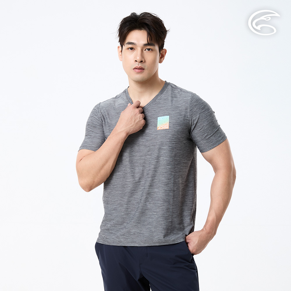 ADISI 男浪花洞洞短袖V領透氣圖T AL2611030 未來灰 (M-3XL)|透氣 吸濕排汗 快乾 輕量 彈性 排汗衣