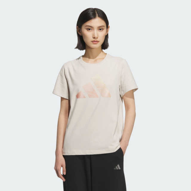 adidas 愛迪達 Adidas Logo Ss Tee JL6285 女 T恤 運動上衣 休閒短袖 米 亞版
