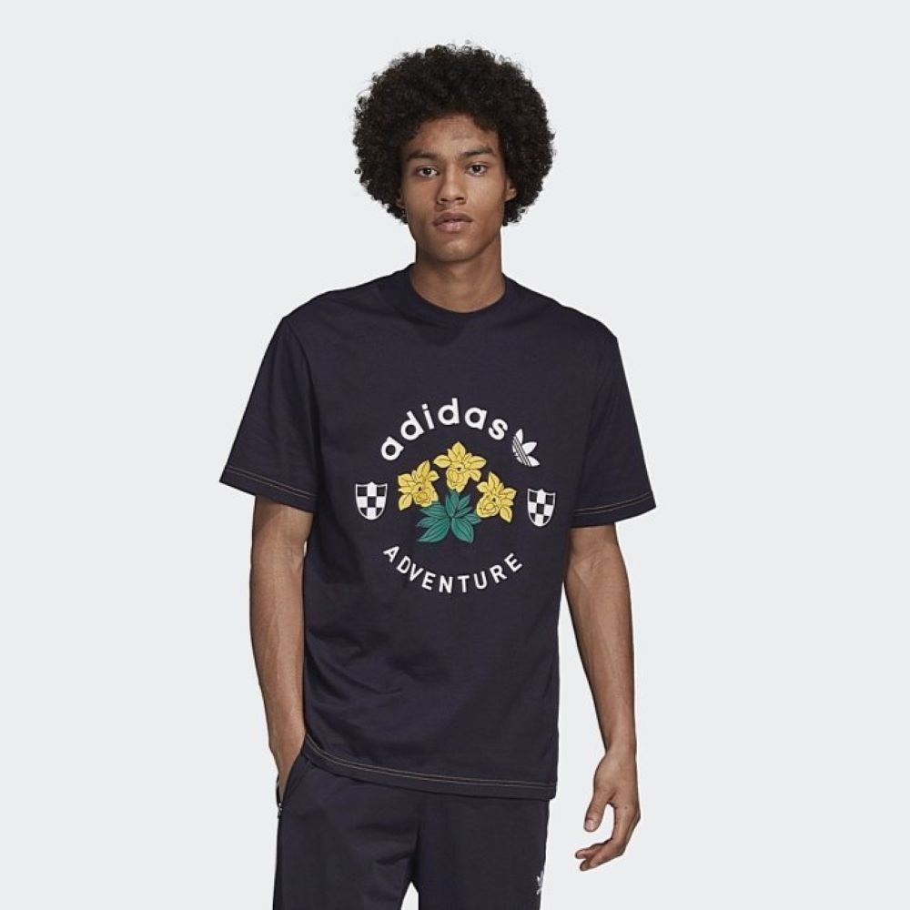 adidas 愛迪達 男裝短袖 Adventure 花卉印花款 男款休閒短袖T恤 GD5608