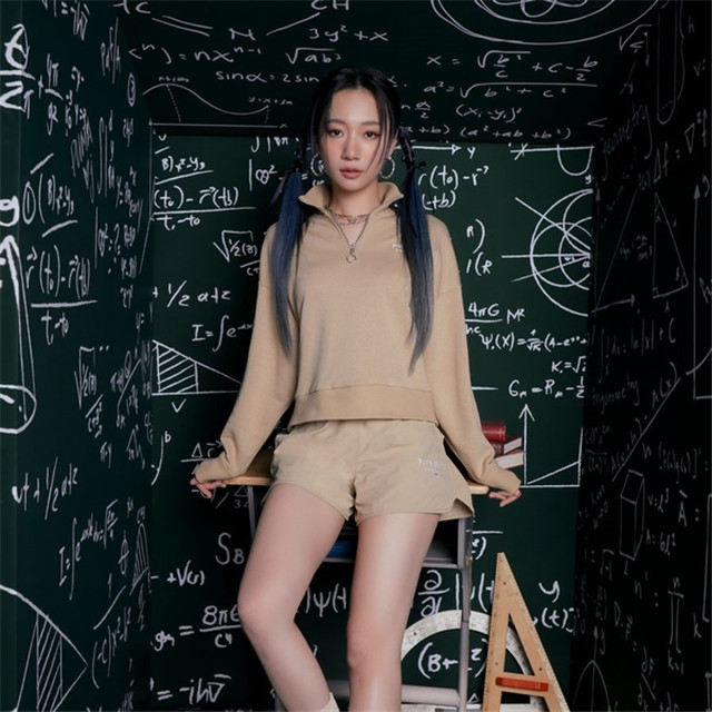 PUMA 彪馬 大學T 流行系列 卡其 P.TEAM 半開襟 立領衫 吳卓源 女 62143884