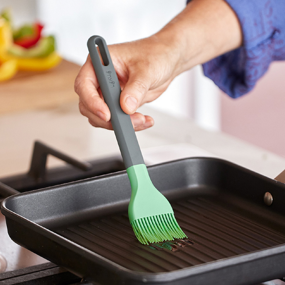 LEKUE 西班牙 矽膠醬料刷(草綠21cm) / 油刷 料理刷 烤肉刷 可機洗 洗碗機可洗