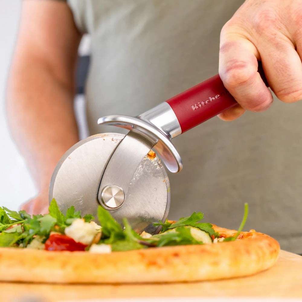 KitchenAid 美國 披薩輪刀(櫻桃紅9cm) / 披薩刀 PIZZA刀 滾輪刀 可機洗 洗碗機可洗