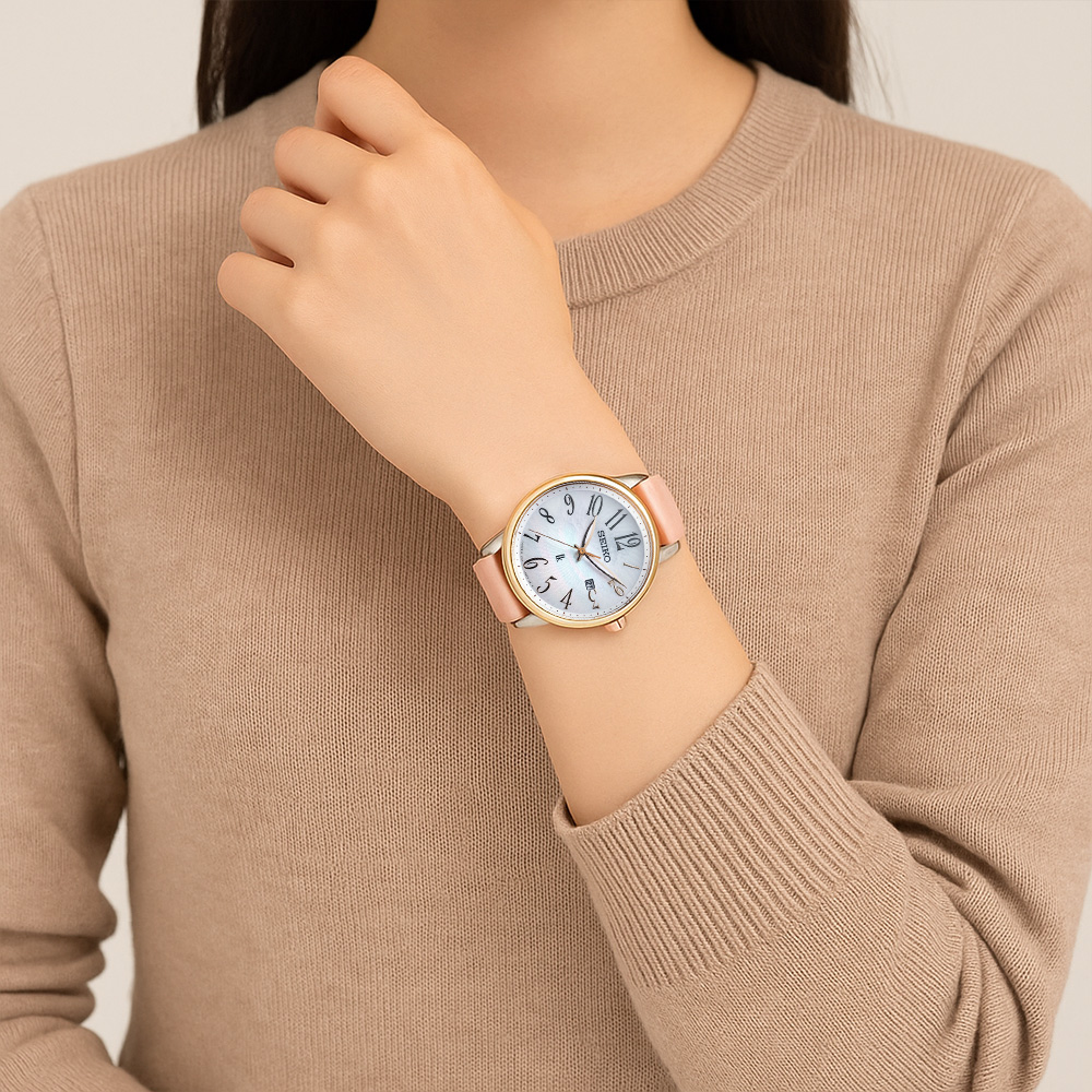 SEIKO 精工 LUKIA璀璨奢華系列 珍珠貝錶盤 鱷魚皮錶帶 女錶 V137-0CG0K/SUT300J1