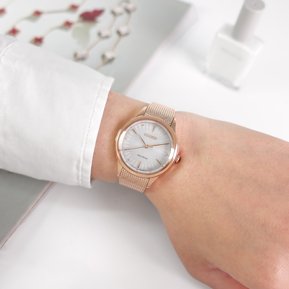 CITIZEN 星辰 / EM1153-88A / 廣告款 L 光動能 藍寶石水晶玻璃 銀白x鍍玫瑰金 32mm