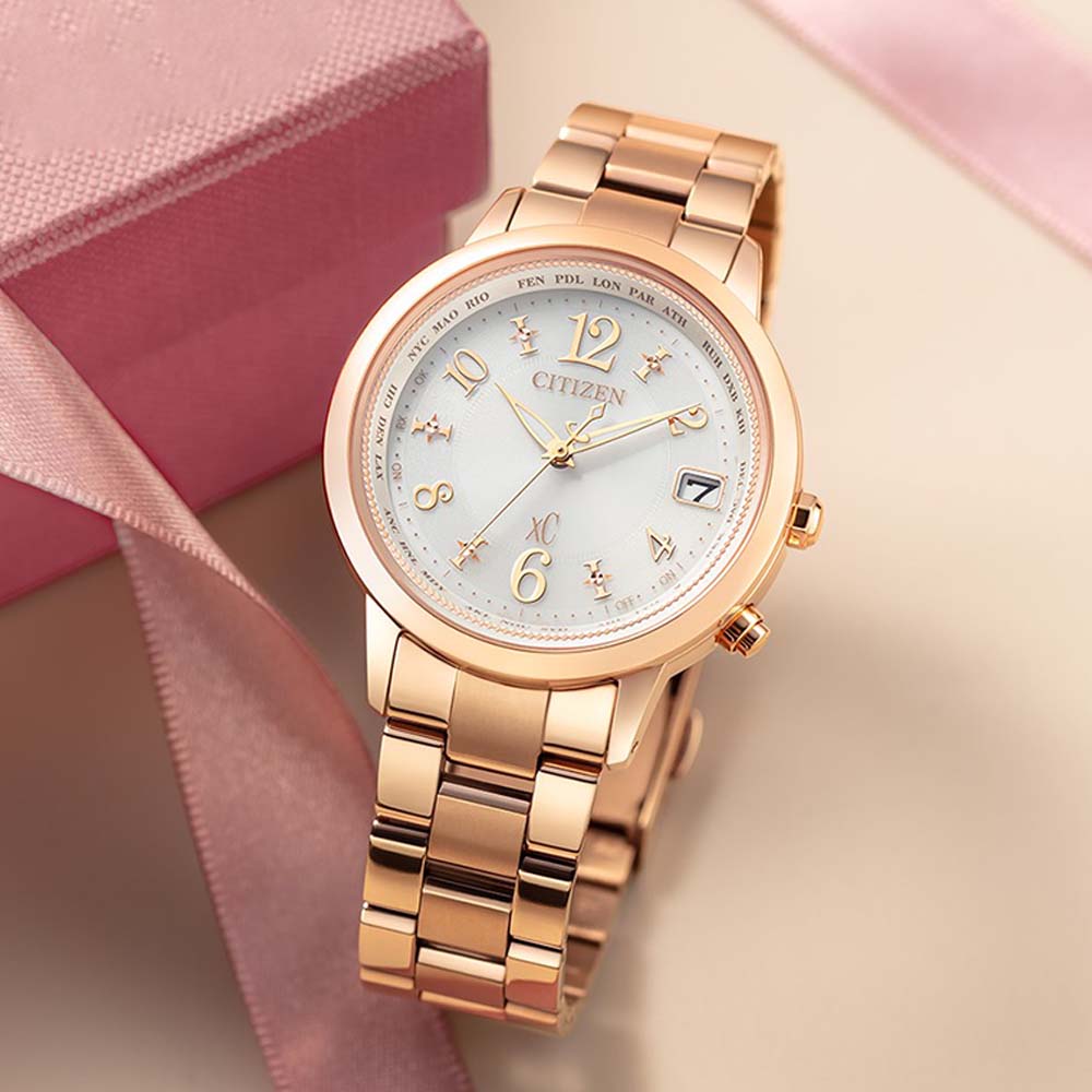 CITIZEN 星辰 xC 光動能電波鈦金屬時尚腕錶 錶 週年慶 雙11 CB1107-58A