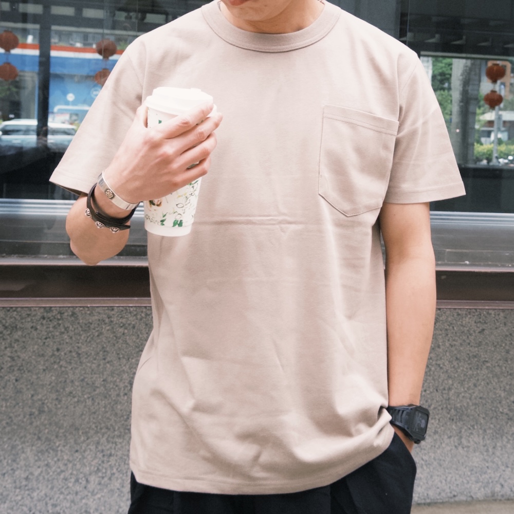AMERO 愛馬歐 男女裝 圓領短袖T恤 素面 口袋 情侶裝（其他規格）