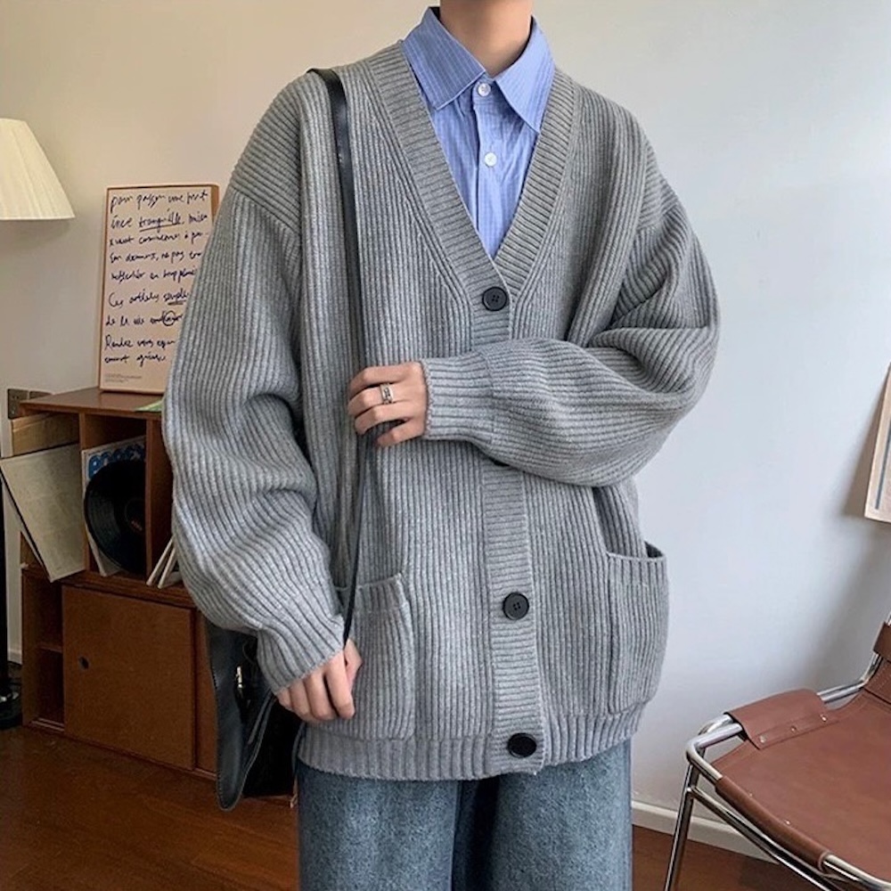 AMERO 愛馬歐 男女同款 粗針織 毛衣罩衫 鈕扣 口袋（其他規格）
