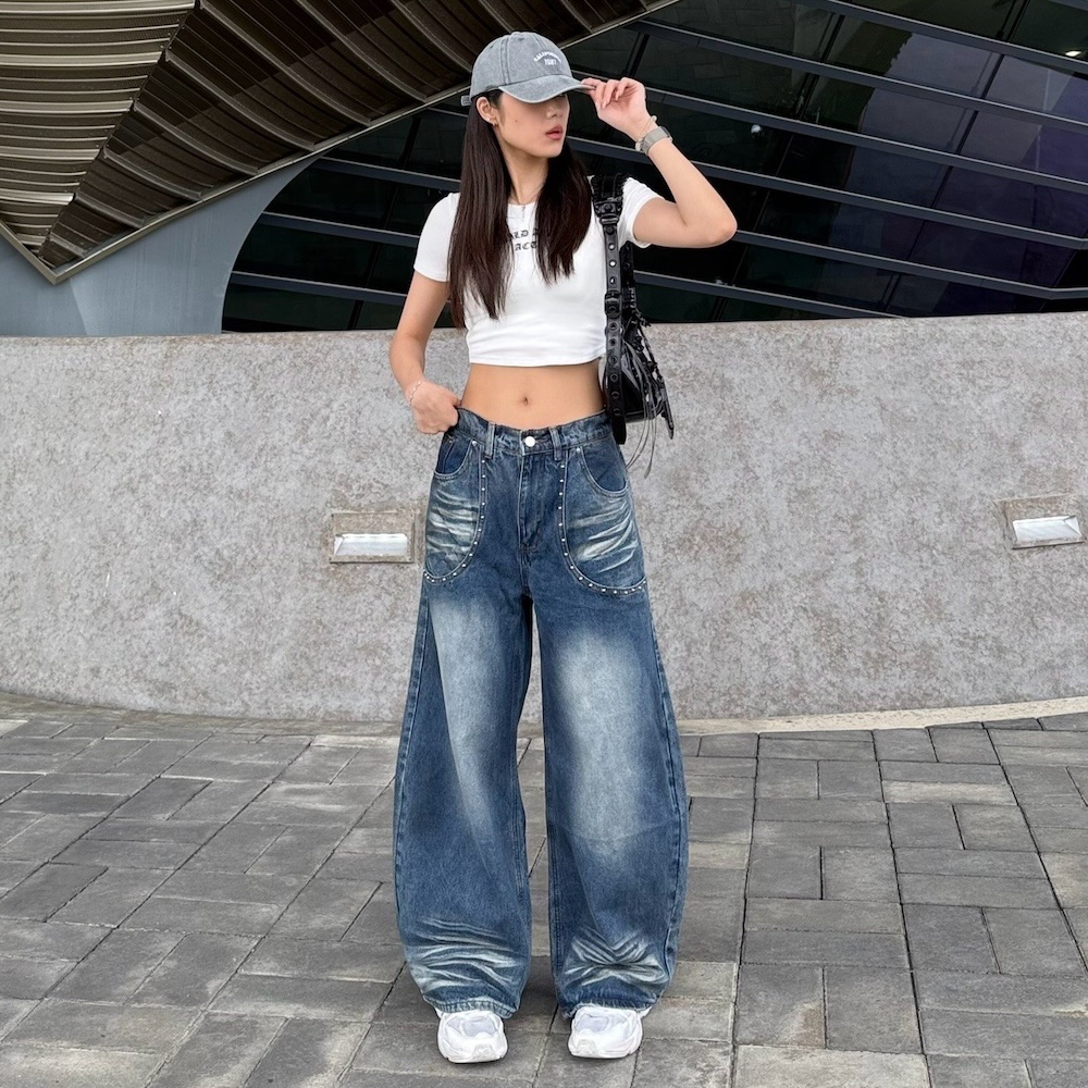 AMERO 愛馬歐 男女同款 牛仔褲 彎刀褲 洗水 鉚釘 微彎刀