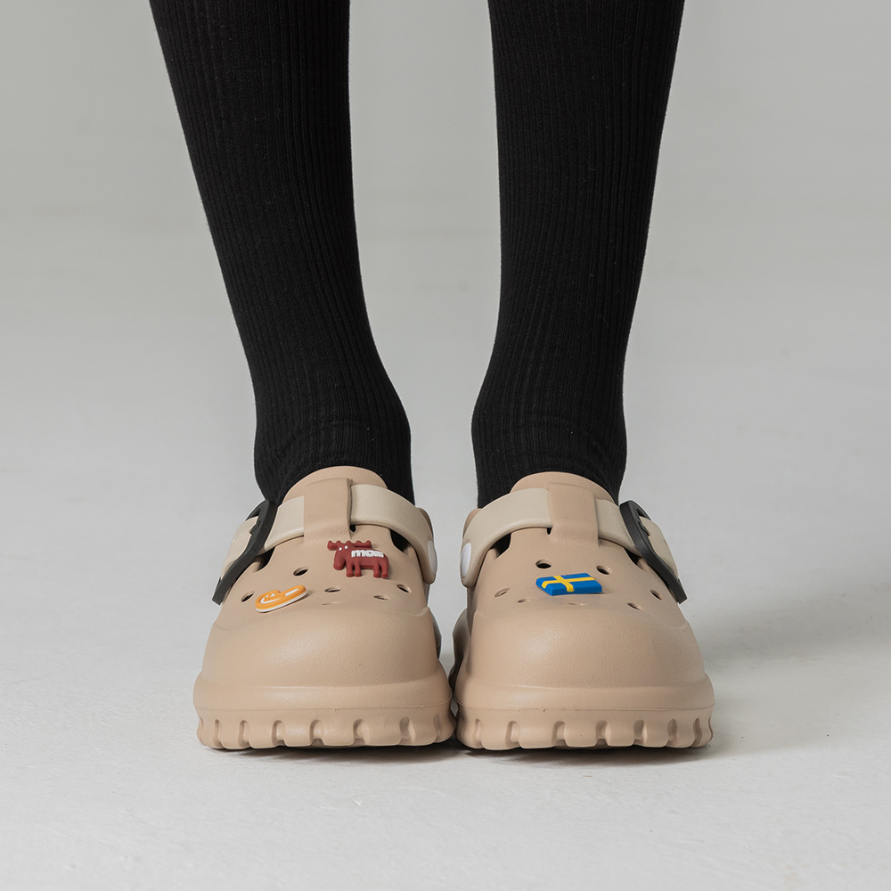 小方糖 方扣 防水 洞洞鞋 拖鞋 涼鞋 (奶茶) 男女同款