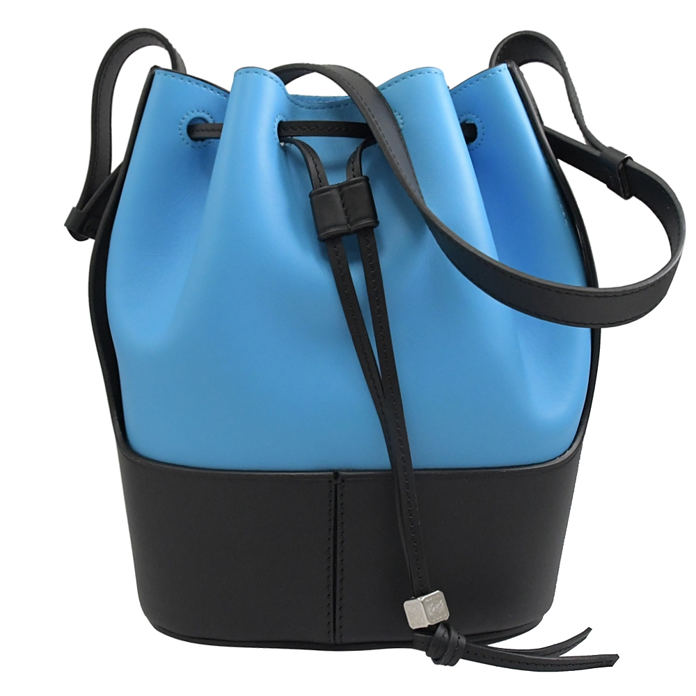 LOEWE 羅威 BALLOON 經典徽章LOGO斜背束口水桶包.黑/藍 小