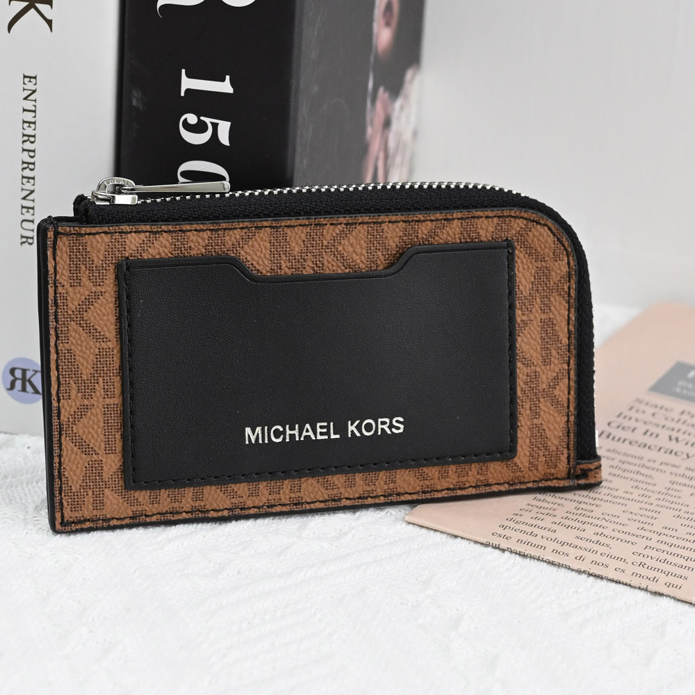 Michael Kors GIFTING 滿版字母多卡式零錢包.淺棕