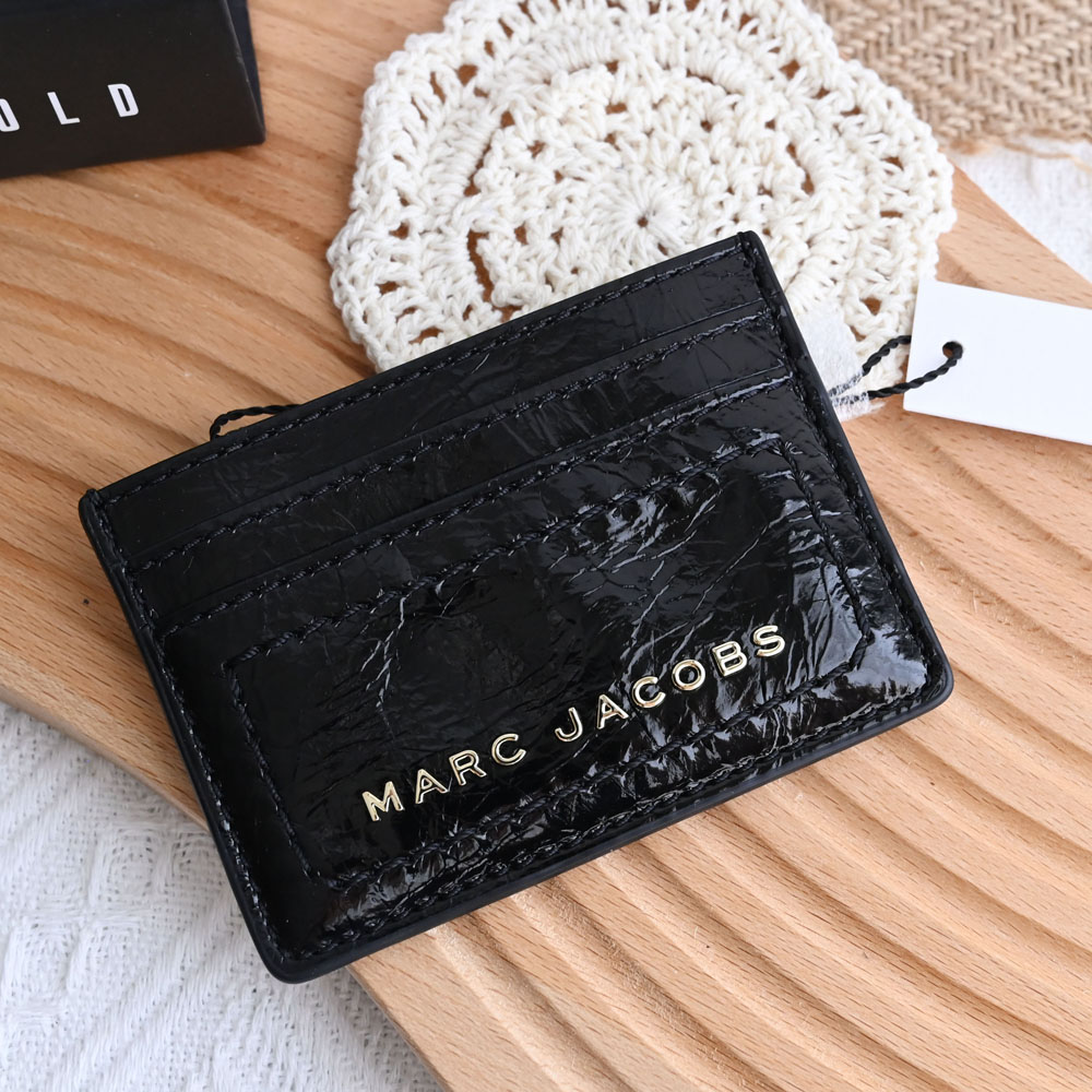 MARC JACOBS 馬克賈伯 浮雕LOGO漆皮信用卡名片夾.黑