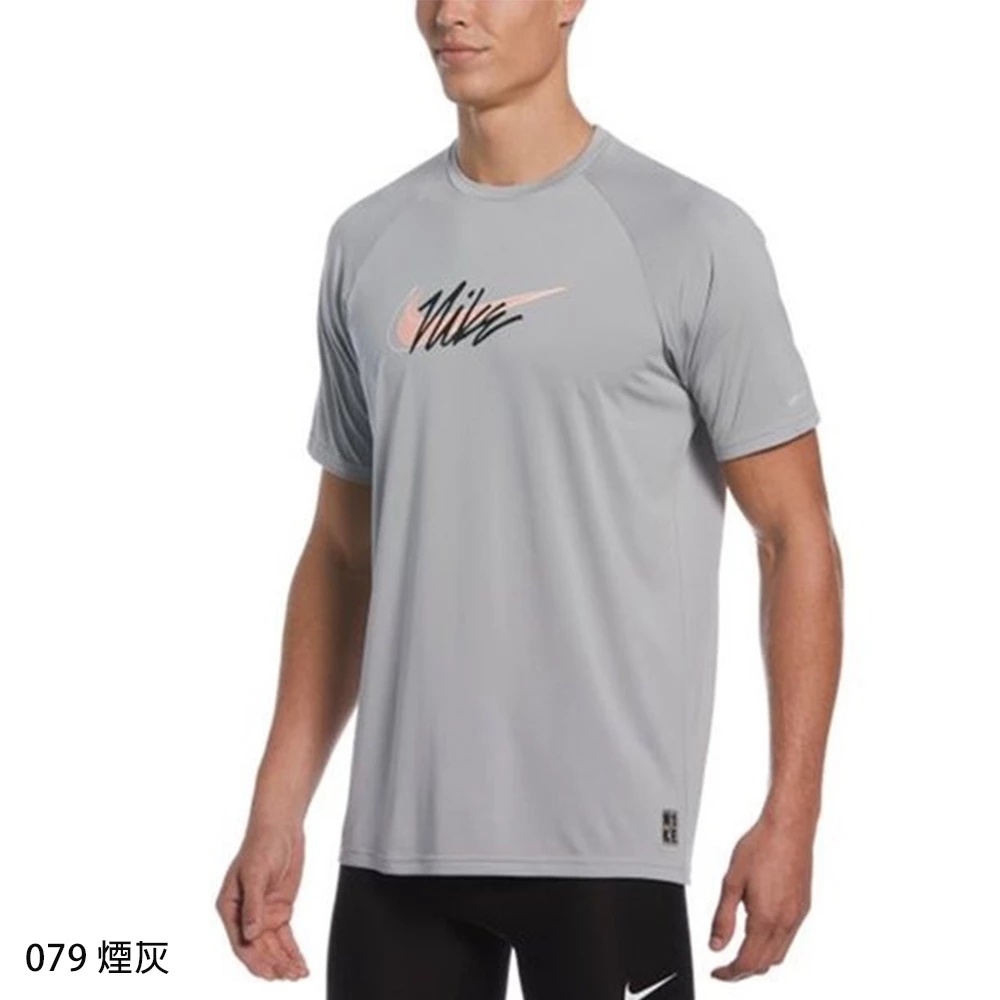 NIKE 耐吉 SCRIPT LOGO 成人男性短袖防曬衣 灰 NESSC653-079