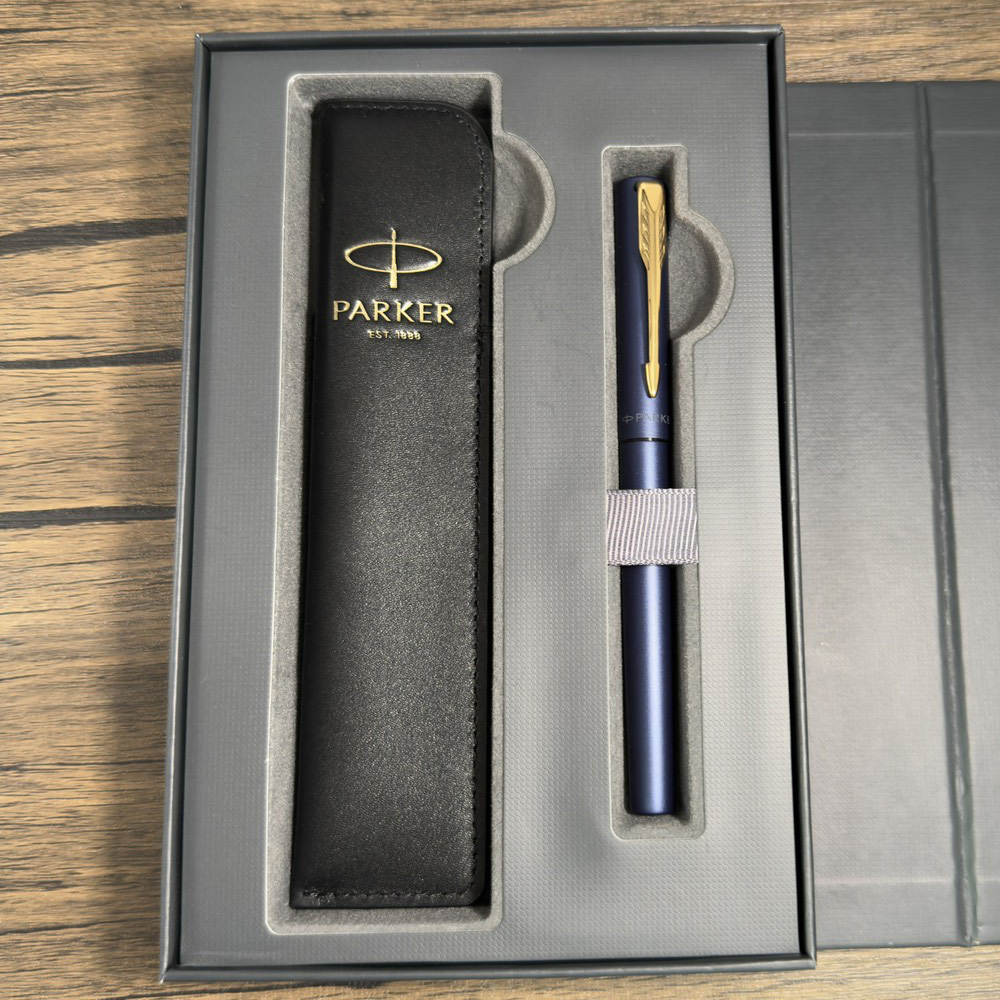 PARKER 派克 威雅XL海軍藍鋼筆 真皮筆套禮盒