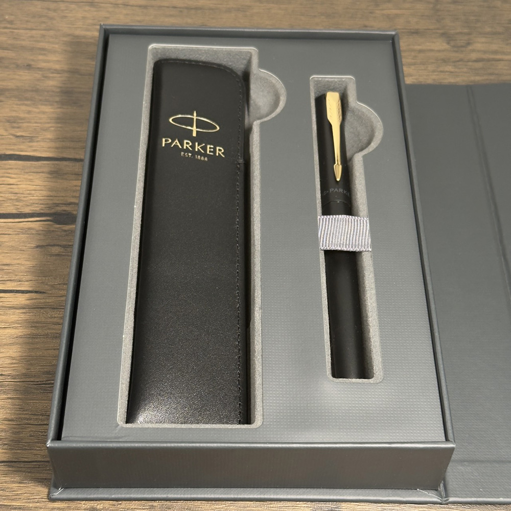 PARKER 派克 威雅XL黑桿金夾鋼筆 真皮筆套禮盒