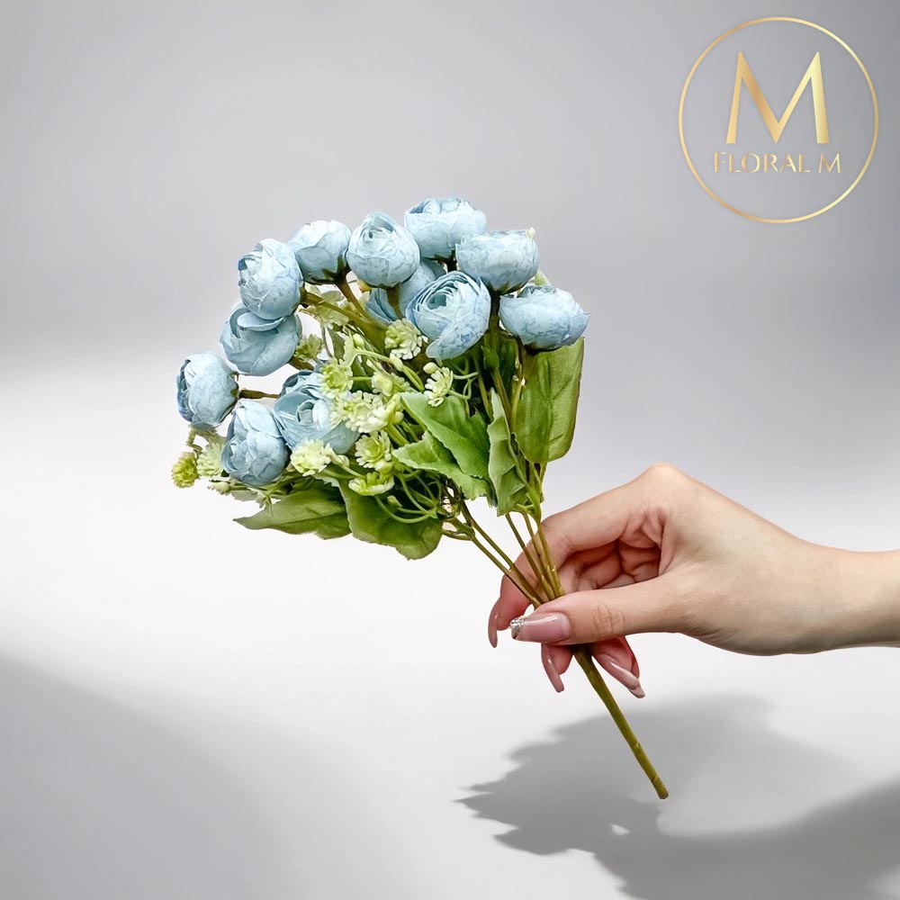 FLORAL M 花藝 法式花園藍色圓葉小玫瑰花束仿真花花材(1入組) 仿真花 人造花 假花 裝飾花 花藝材料 居家擺設 仿真花束 乾燥花替代 不凋謝花 高擬真花 插花材料 攝影道具 商業佈置 室內裝飾 花藝設計