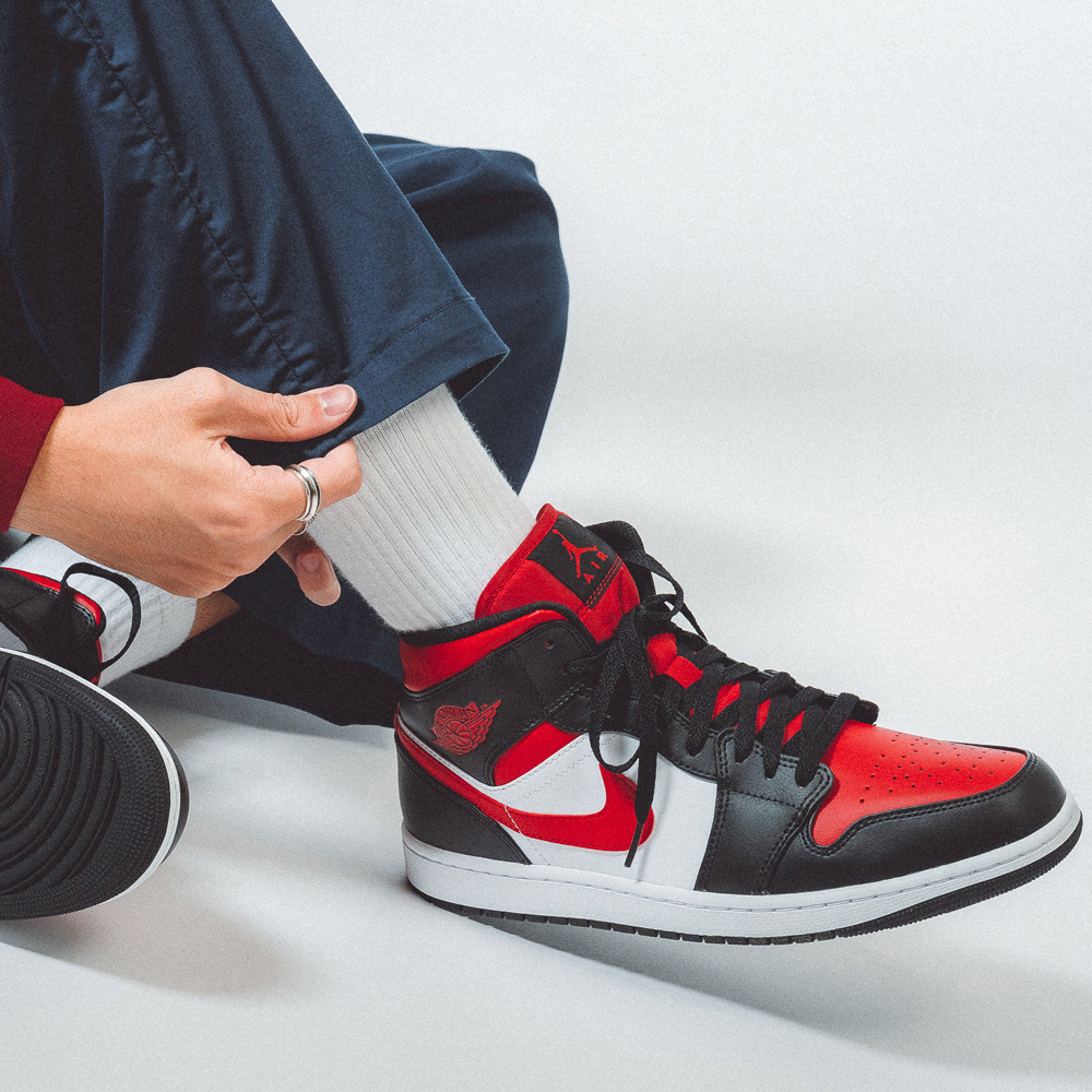 Nike 休閒鞋Air Jordan 1 Mid 男鞋黑紅頭Bred Toe 喬丹1代經典高筒