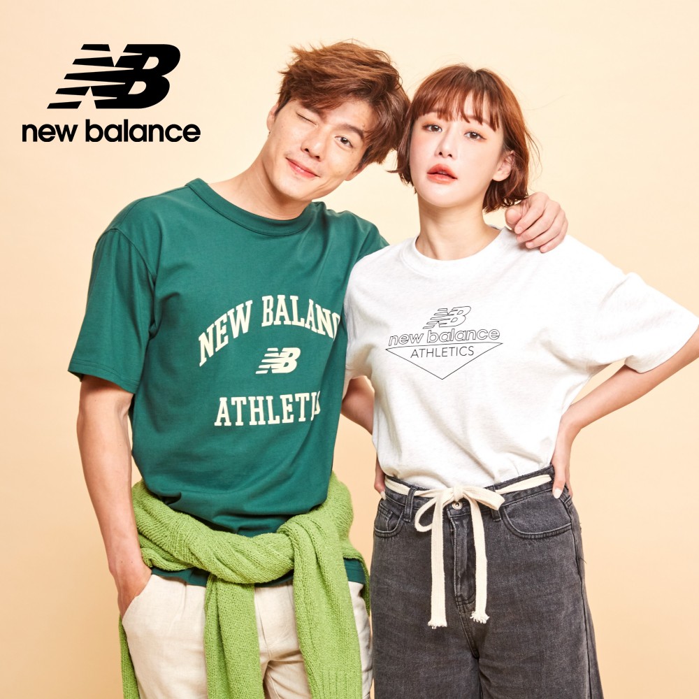 [New Balance]親膚植絨學院風文字短袖上衣_男性_綠色_AMT33551NWG