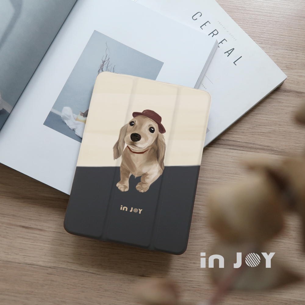 INJOY mall iPad9/iPad10/Air5/Air11/Pro11系列 奶油臘腸犬 附筆槽平板保護套