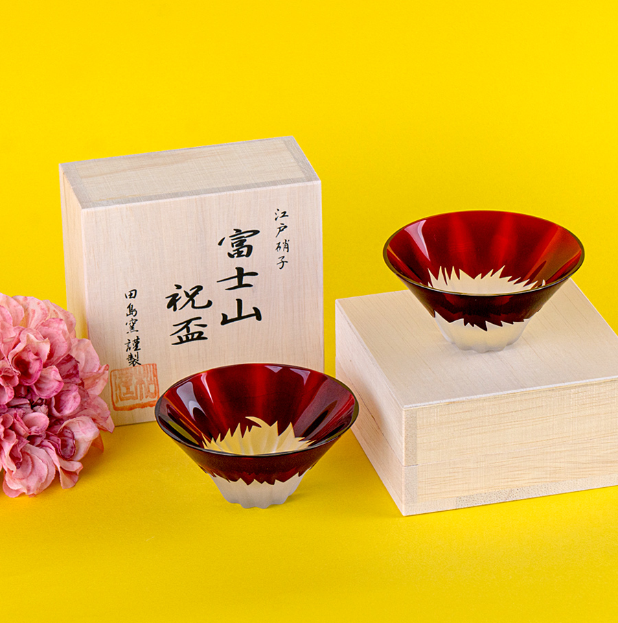 酒器　盃 (三組) 蒔繪 Amazon.co.jp: 骨董茶道具金銀蒔絵扇子文三組盃 盃台 木盃 酒器